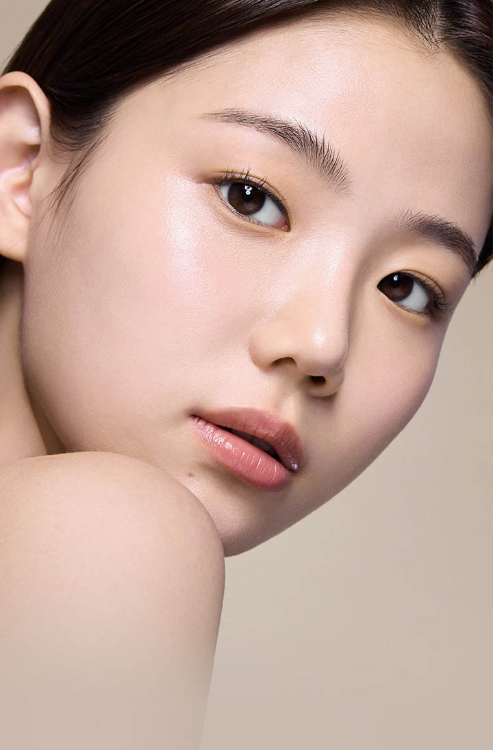 Perfect Renew Youth Retinol's model